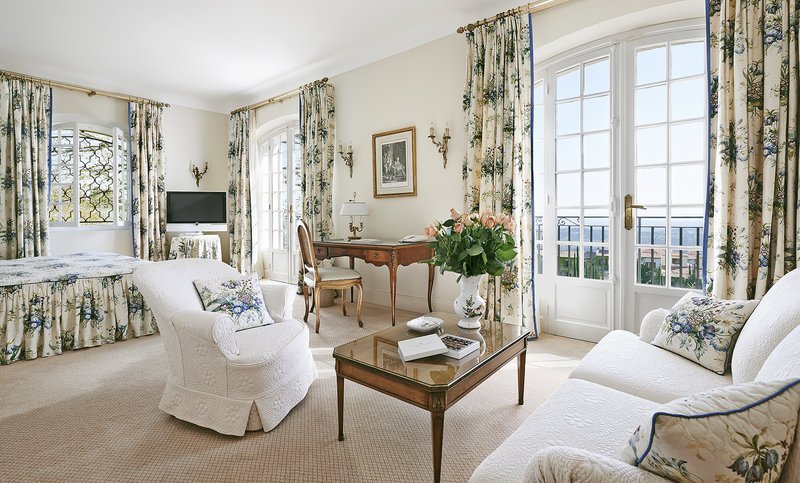 chateau-saint-martin-spa-guest-room
