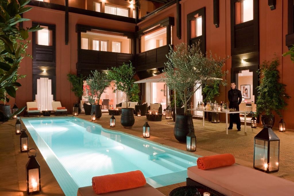 hotel-ryads-barriere-le-naoura-marrakech-ryads-vue-sur-la-piscine