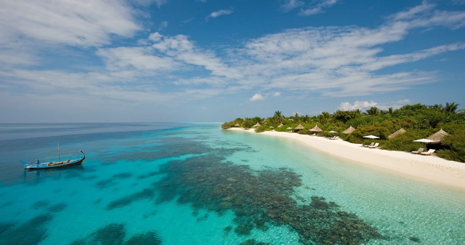 news-main-four-seasons-resort-maldives-at-landaa-giraavaru-has-partnered-with-facialist-to-the-stars-teresa-tarmey.1577983781.jpg