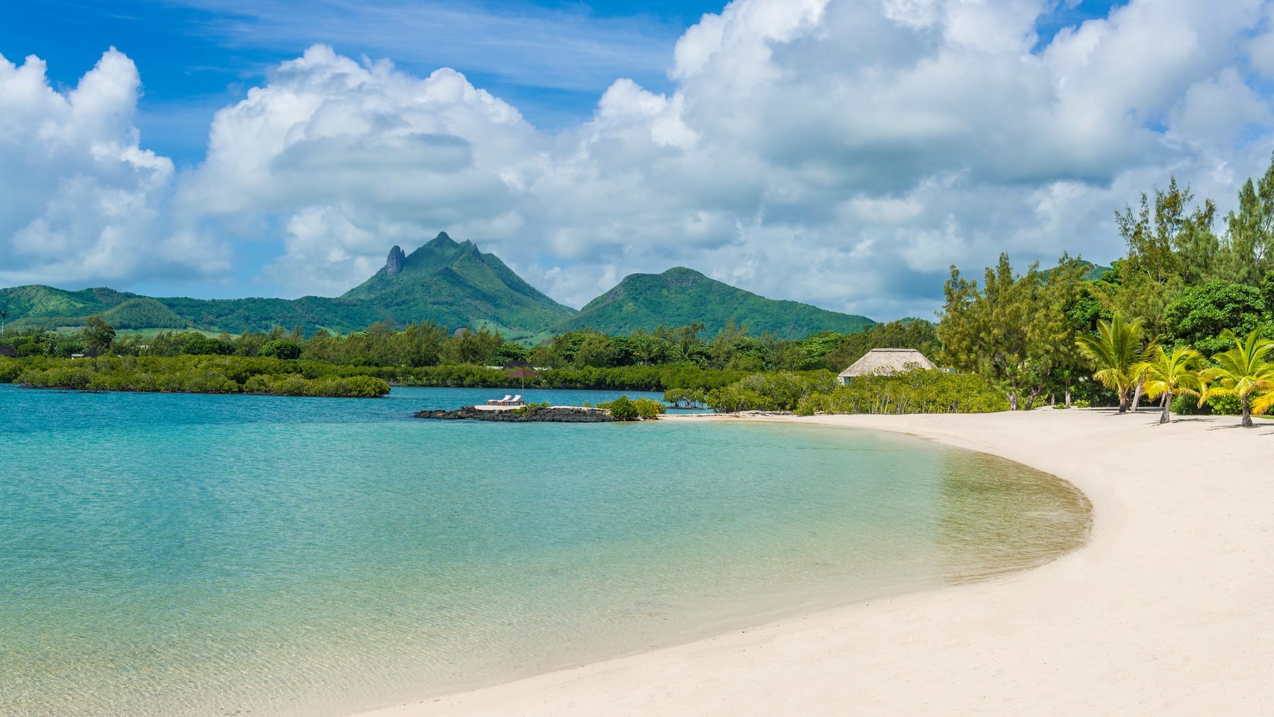 news-main-four-seasons-resort-mauritius-at-anahita-announces-four-seasons-exclusive-beach-on-ile-aux-cerfs.1542111759.jpg